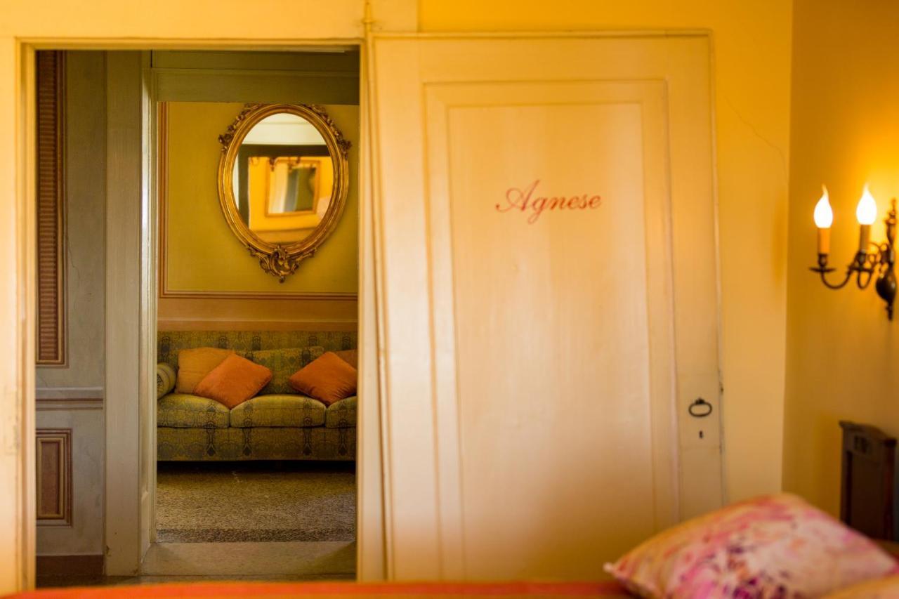 Castello Degli Angeli Guest house Carobbio degli Angeli